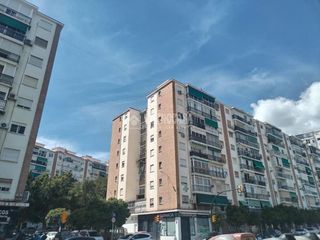 Pis a Martiricos - La Roca - La Rosaleda. Piso en venta en málaga