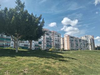 Flat in Martiricos - La Roca - La Rosaleda. Piso en venta en málaga