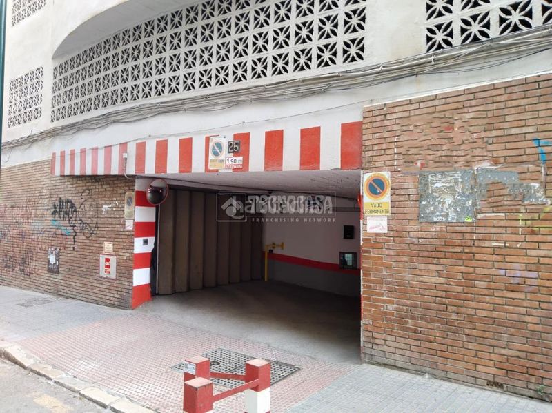 Foto 1b3f3435-cd34-4def-a47d-d5b828752da9. Aparcament cotxe a La Trinidad Málaga