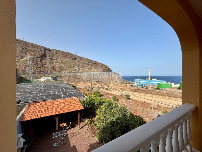 Foto 33d40c94-8b23-4ee4-98f0-d882e6b75804. Maison jumelée avec parking dans Las Caletillas - Punta Larga Candelaria