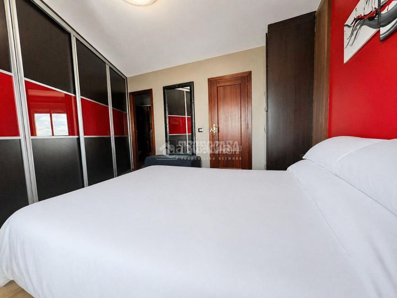 Foto c5d0ae88-6e20-4230-b822-f6dbe4e7c5f4. Casa aparellada amb aparcament a igueste de Candelaria Candelaria