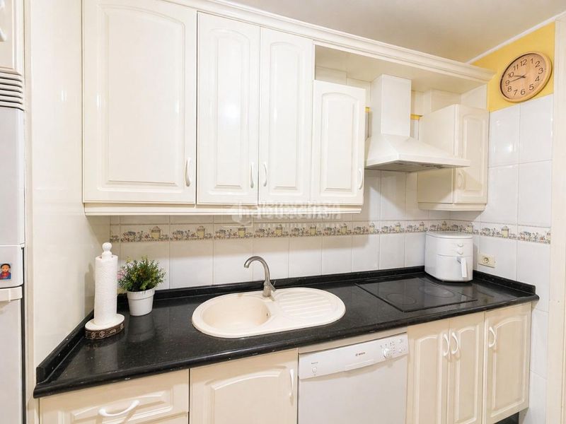 Foto 8f2028d9-4625-4acd-9cab-8b0a39858063. Casa aparellada a Araya Candelaria