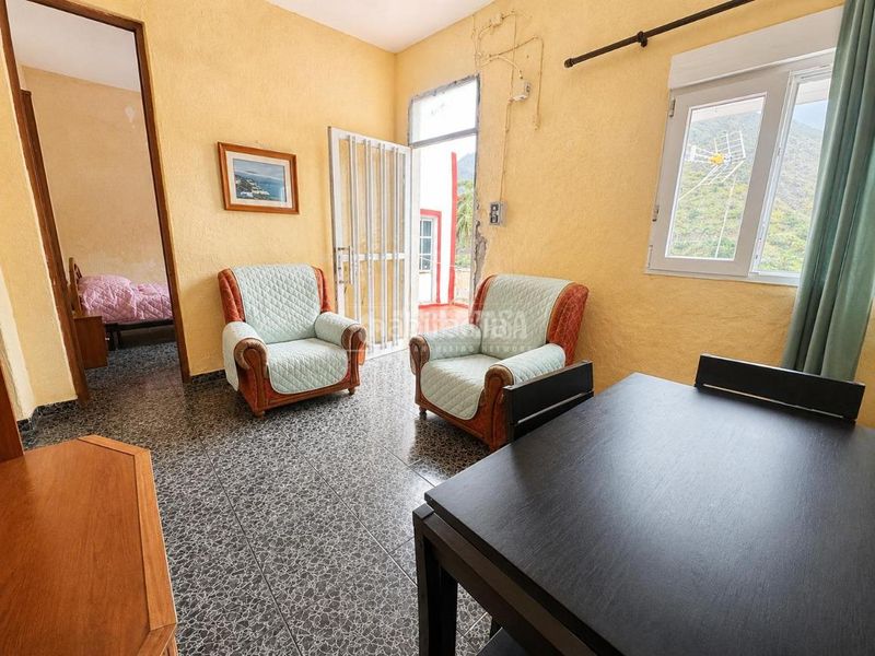 Foto df749701-7910-428c-9dc3-570360536093. Casa aparellada a Hermigua