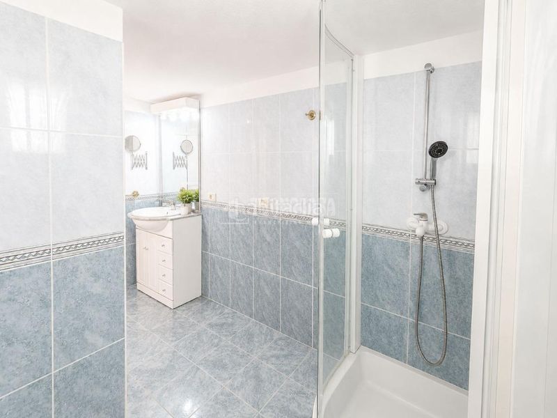 Foto 2ba9ac1d-e793-445b-85c1-486a86def32d. Casa amb aparcament piscina a Barranco Hondo Candelaria