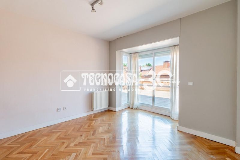 Foto 07be70b1-7a8b-41d0-bb65-4b13647163be. Pis amb aparcament a Salvador Madrid