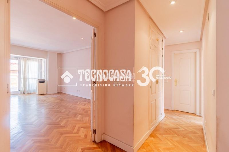 Foto 7fa0a016-432c-4409-ab84-bb858575b2bd. Pis amb aparcament a Salvador Madrid
