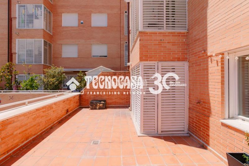 Foto c17c4452-857c-4e5a-976f-4545fe0dc2da. Pis amb aparcament a Salvador Madrid