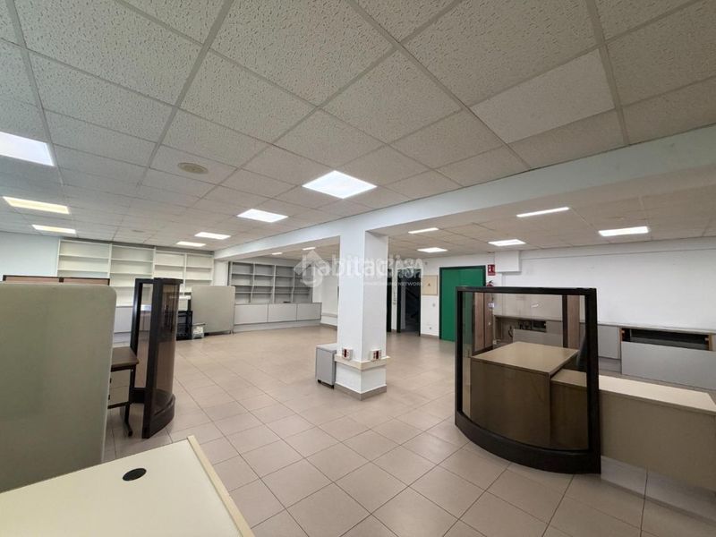 Foto a7914799-08ce-4cc2-ad57-f24392dbd700. Affitto edificio in Simancas Madrid