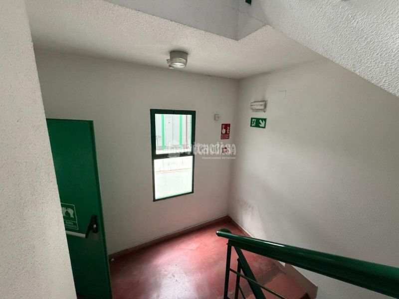 Foto c637ae6c-8451-4ac0-aeb8-51df77e4c968. Affitto edificio in Simancas Madrid