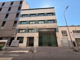 Miete Gebäude in Simancas. Edificio en alquiler en madrid
