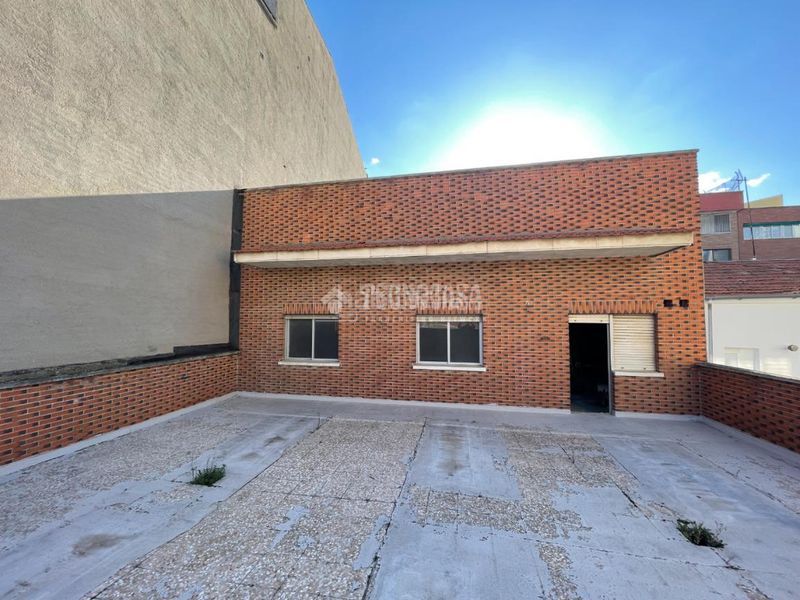 Foto 488ace49-5e1f-40ea-ab14-c8a5d42d45a3. Edifici a Simancas Madrid
