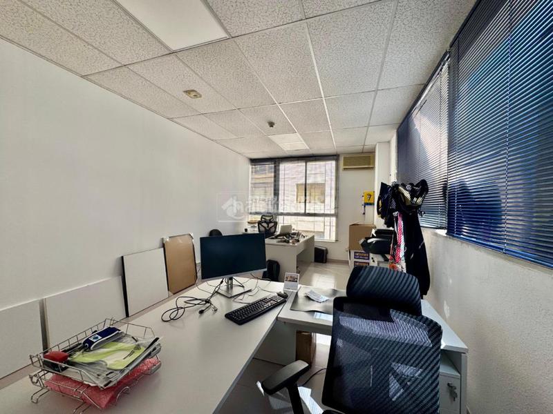 Foto 32c7da6f-a7a6-466d-83a4-dc62f1bc3765. Local comercial nave en venta en Simancas Madrid