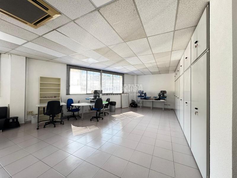Foto a08ec30d-05d1-47fc-80ad-9889597f46dc. Local comercial nave en venta en Simancas Madrid