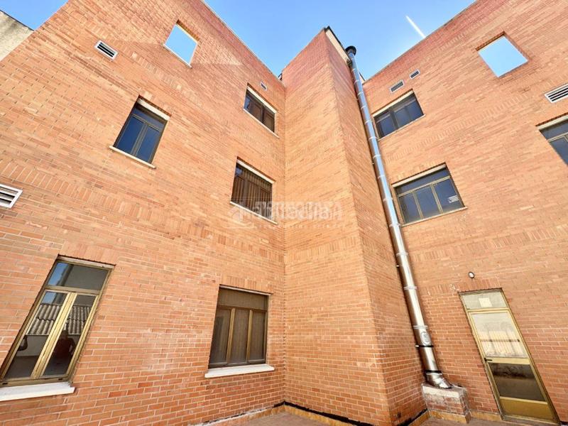 Foto 580a2c7d-ada4-42cb-a3b2-62ec25c9e3a9. Édifice dans Simancas Madrid