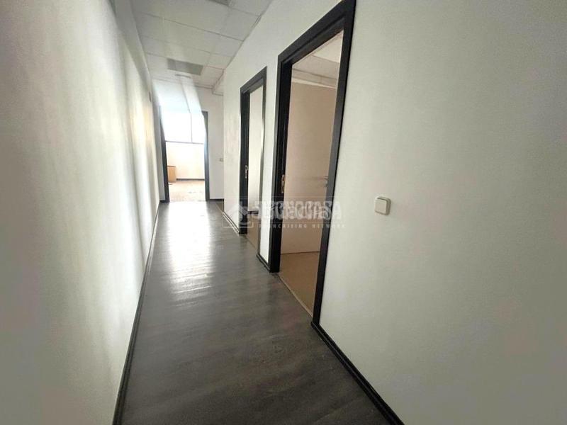 Foto 3cbaa1a7-f132-4feb-931d-ba81b94c6d33. Local comercial a Simancas Madrid