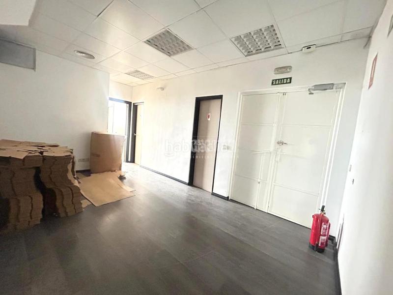 Foto 61ed33e5-7f5d-413c-9370-308b84419206. Local comercial a Simancas Madrid