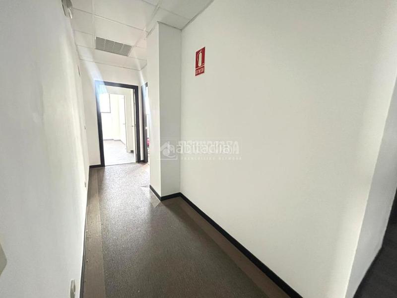 Foto 726ee641-8de4-4f9c-b19c-4688e5740877. Local comercial a Simancas Madrid
