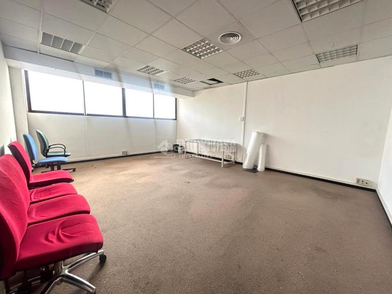 Foto 7433e2f4-9d0e-4d76-9d06-f63b8b3e4ddc. Local comercial a Simancas Madrid