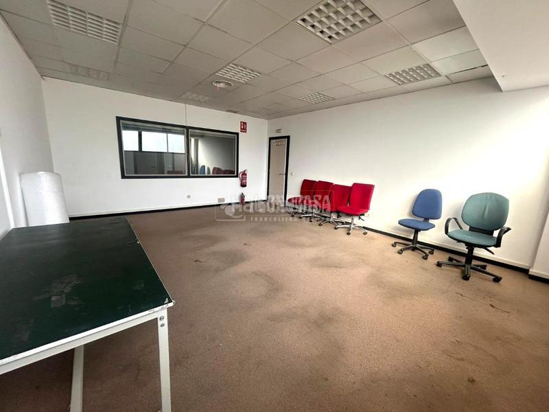 Foto 9bcd5ebb-e0c5-49aa-8c6d-85ae82c623e8. Local comercial a Simancas Madrid