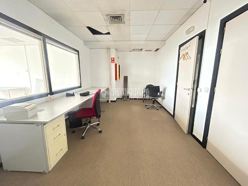 Foto b9c65c41-3cdb-41fb-8fd5-9134f84da3eb. Local comercial a Simancas Madrid