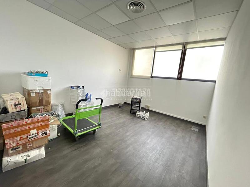 Foto fe4ca8b2-0d34-4fcb-b92b-1eaf6f7eb78c. Local comercial a Simancas Madrid