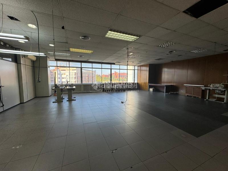 Foto 0848e229-efbc-487a-a775-e446e62af2c6. Locale commerciale con riscaldamento in Simancas Madrid