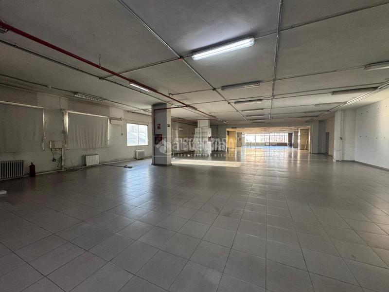 Foto 4be3f6d1-088e-4add-aab6-9bd60745a376. Locale commerciale con riscaldamento in Simancas Madrid