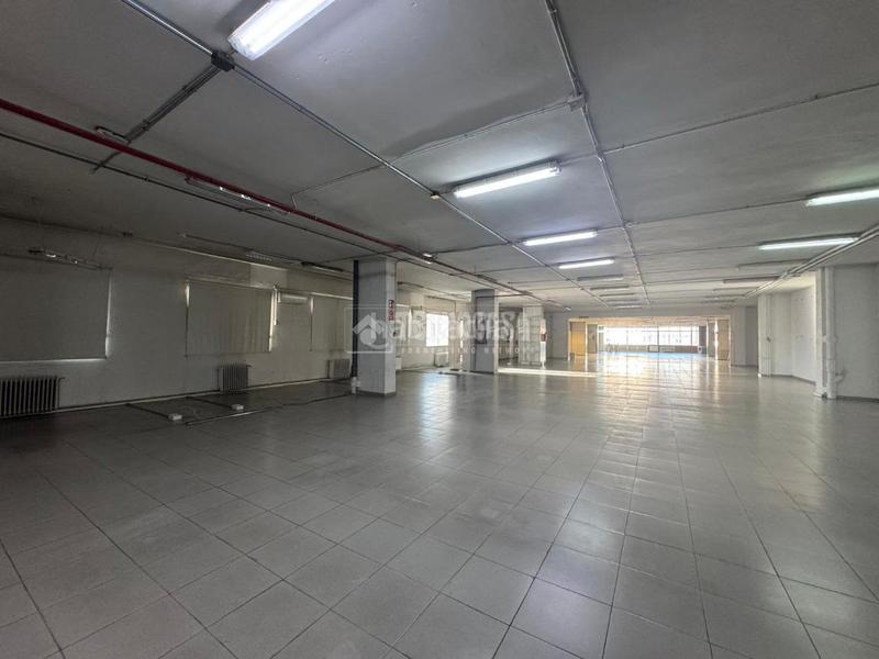 Foto acbde830-5b9d-4dff-a5ff-b532e47d5a01. Locale commerciale con riscaldamento in Simancas Madrid