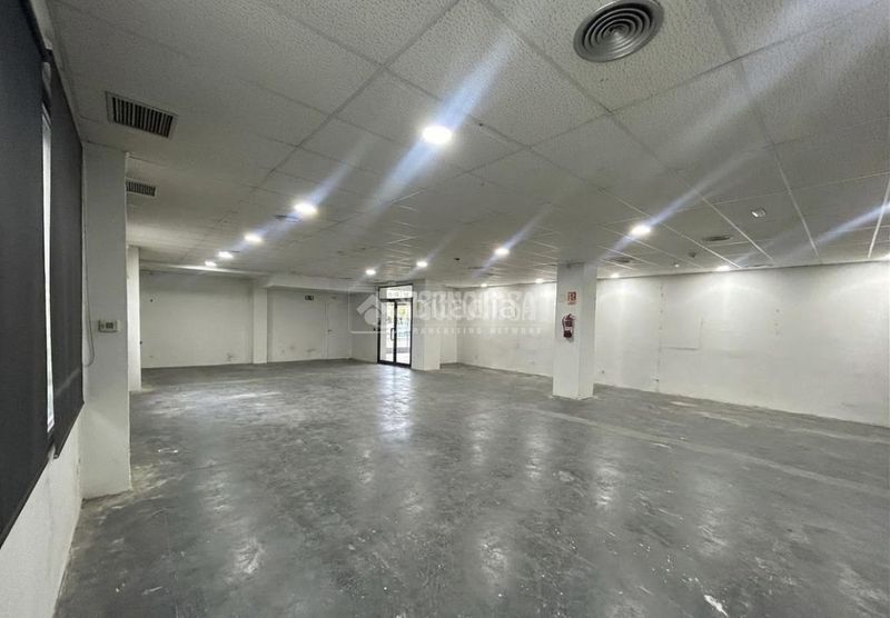 Foto a0212e98-f91d-4719-8515-904bfe174772. Local comercial a Simancas Madrid