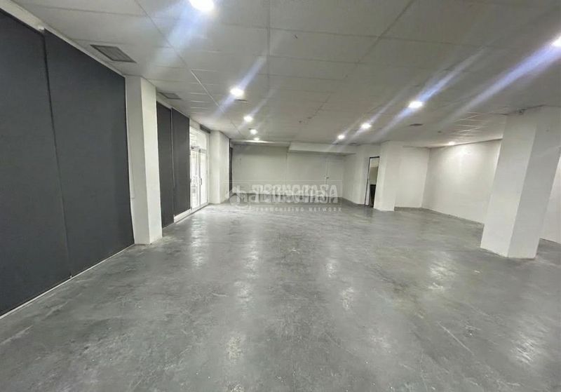 Foto af6c7077-1761-42ef-aa16-6f35d1167a9f. Local comercial a Simancas Madrid