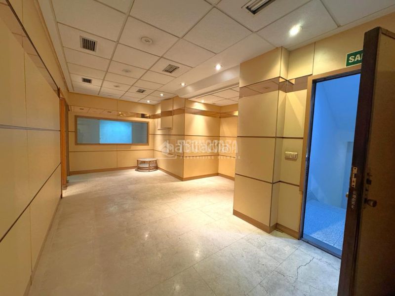 Foto b79c356d-e48b-46ba-b305-f2d25667538c. Local comercial amb calefacció a Simancas Madrid
