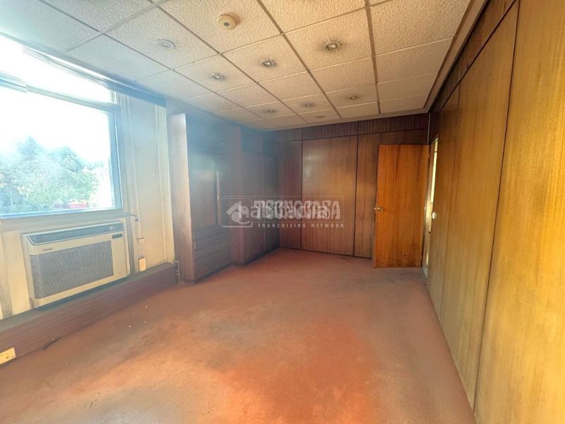 Foto d8da58fe-f9f0-42f0-8118-a71c6e440bb1. Local comercial amb calefacció a Simancas Madrid