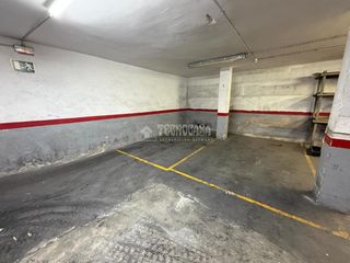 Parking coche en Santa Eulàlia. Boxplaza de garaje en venta en lhospitalet de llobregat