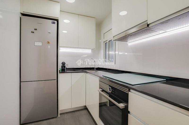 Foto 2831eeb6-d4f6-4a39-8500-ae442ddf56ce. Piso  en venta en lhospitalet de llobregat en Hospitalet de Llobregat (L´)