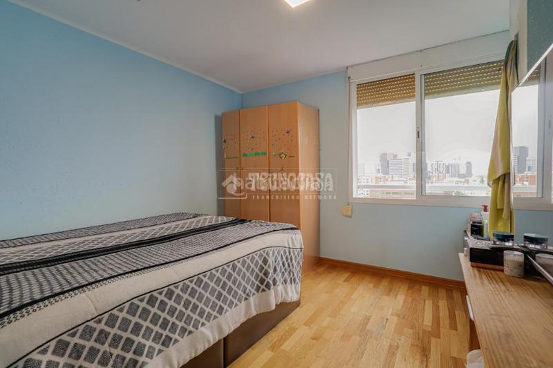 Foto 946420ca-69cd-404e-9470-0771f68b1a54. Piso  en venta en lhospitalet de llobregat en Hospitalet de Llobregat (L´)