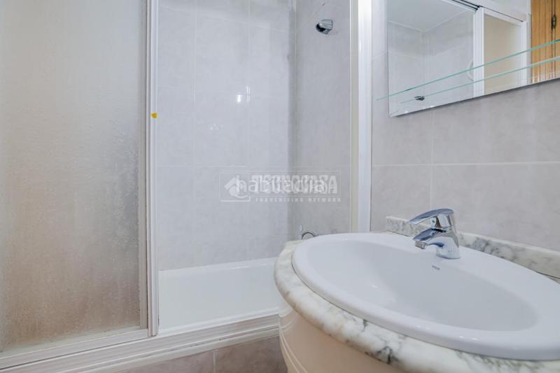 Foto e9aec426-7256-4692-a857-ebe730f1439c. Piso  en venta en lhospitalet de llobregat en Hospitalet de Llobregat (L´)