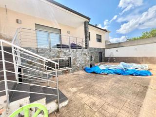 Casa aparellada a Añover de Tajo. Casa en venta en añover de tajo