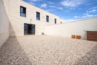 Maison jumelée à Yuncos. Casa en venta en yuncos