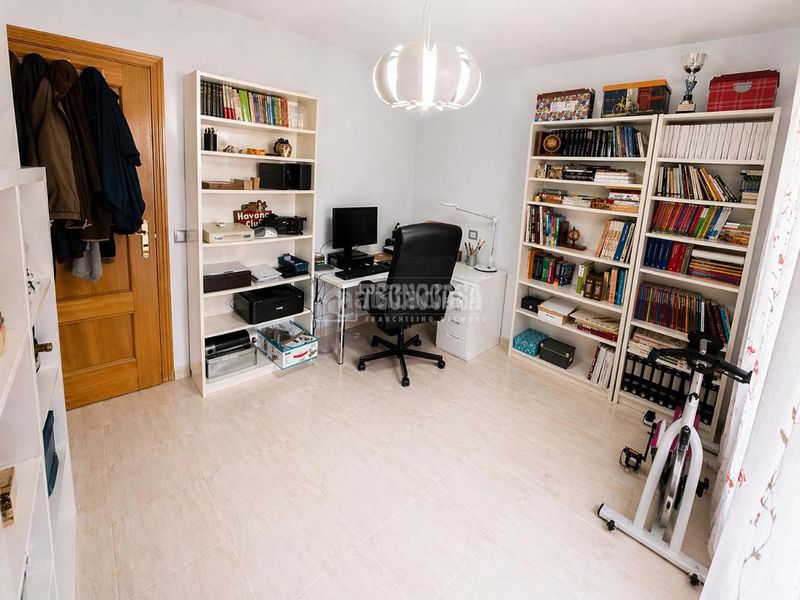 Foto a615a2b2-d8b0-47d9-82d4-1ad024c1c22c. Pis amb calefacció aparcament a Yuncos