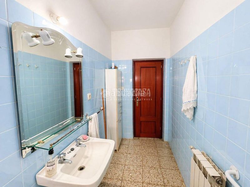 Foto 33a2e61c-6ef0-4c33-9c8f-f295e1f8765b. Casa aparellada a Centro Illescas