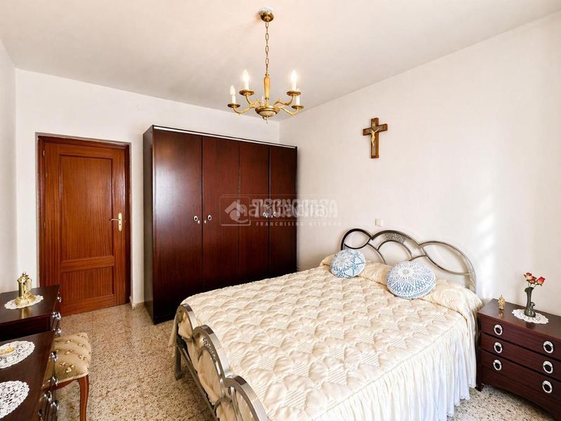 Foto 617573bf-f08c-45e6-9bcf-1f9b3ee95964. Casa aparellada a Centro Illescas