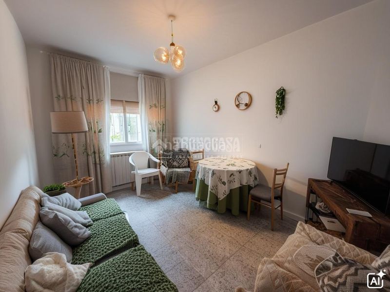 Foto bf44d718-42aa-4e1d-8f23-8be9c8f877ea. Casa aparellada a Centro Illescas