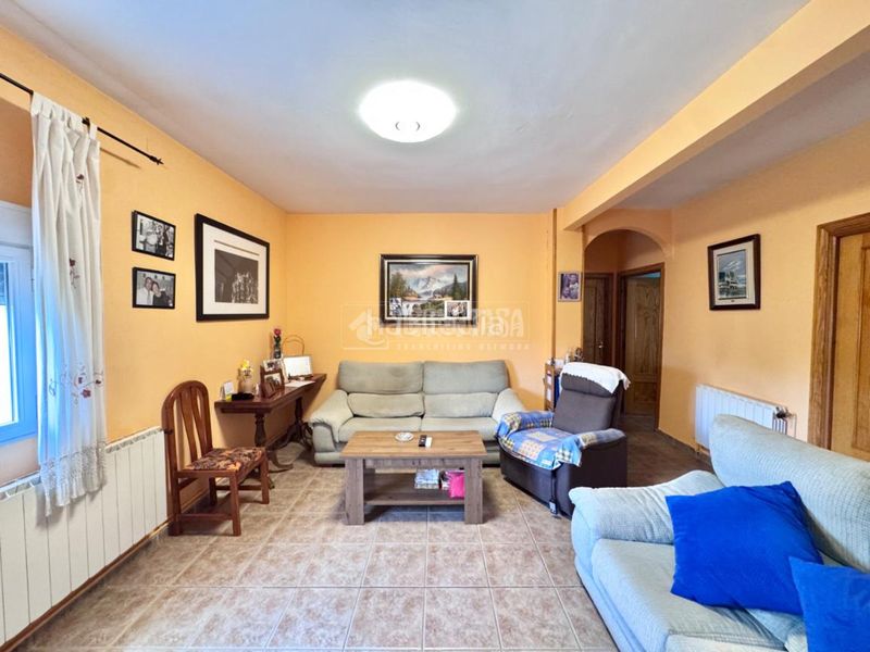Foto d03f04c2-d787-452c-8c1a-6ba3e58a6865. Casa a Yeles