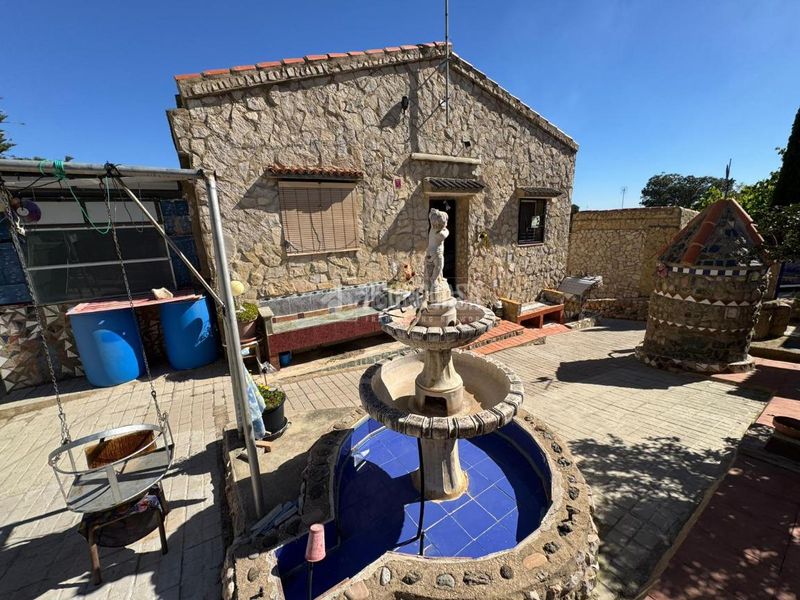 Foto 02cdadc4-befd-49b5-914b-16385231eee4. Casa amb aparcament piscina a Montroi / Montroy