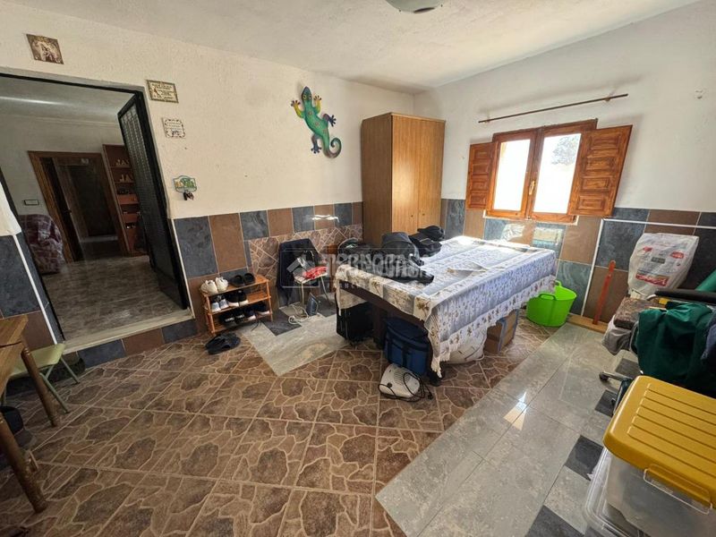 Foto 540a83ce-938f-4e55-b382-09ba094afa24. Casa amb aparcament piscina a Montroi / Montroy
