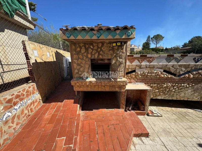 Foto 641587d0-7850-4c3d-aa28-ee2631ce7de7. Casa amb aparcament piscina a Montroi / Montroy