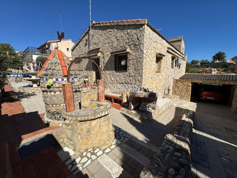 Foto 66569c2d-f36a-445a-af93-9f62ee209788. Casa amb aparcament piscina a Montroi / Montroy