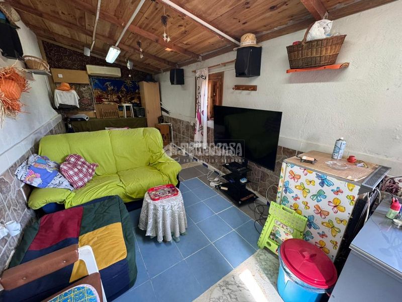 Foto be9d2409-149f-4d26-bb41-ebb4b4706220. Casa amb aparcament piscina a Montroi / Montroy