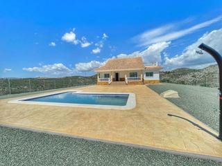 Casa a Bejar. Vivienda en el campo con magnificas vistas