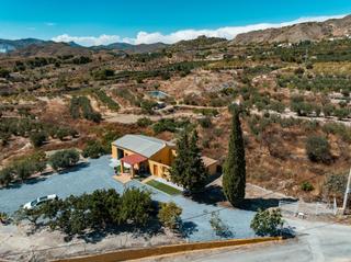 Masia a Los barrancones 1. Finca con cortijo renovado en las afueras de somontín, a tan sol